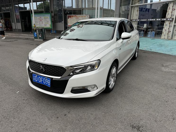 DS DS 5LS в цвете и кузовом – это идеальный выбор среди китайских автомобилей. Доступная цена и надежность гарантированы.