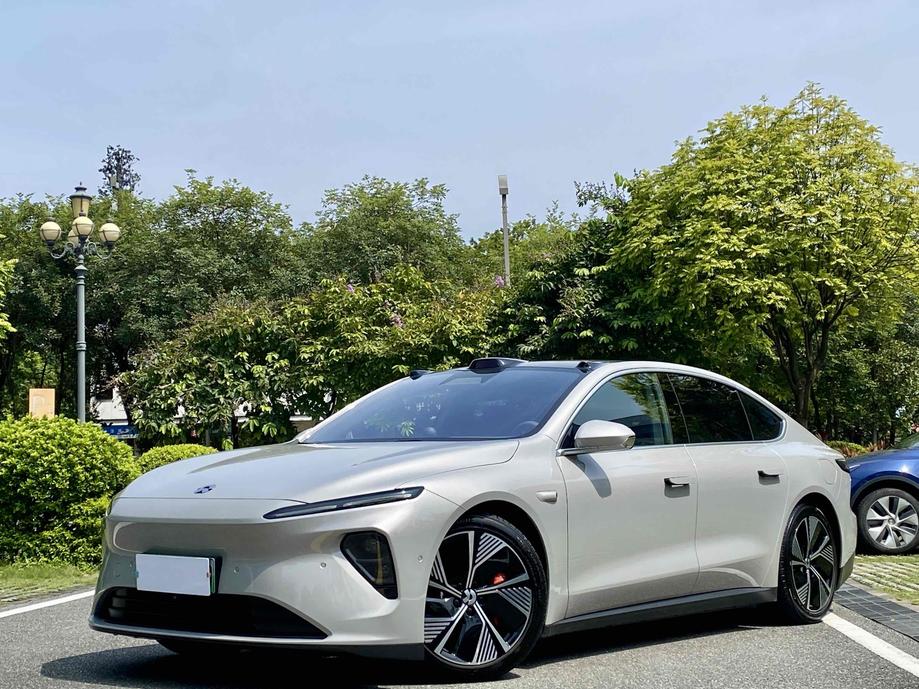 NIO NIO ET7 в цвете и кузовом – это идеальный выбор среди китайских автомобилей. Доступная цена и надежность гарантированы.