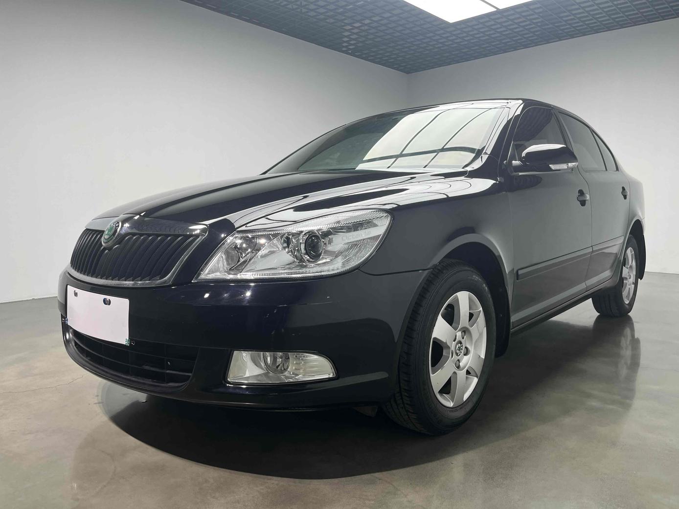 Skoda Skoda Octavia в цвете и кузовом – это идеальный выбор среди китайских автомобилей. Доступная цена и надежность гарантированы.