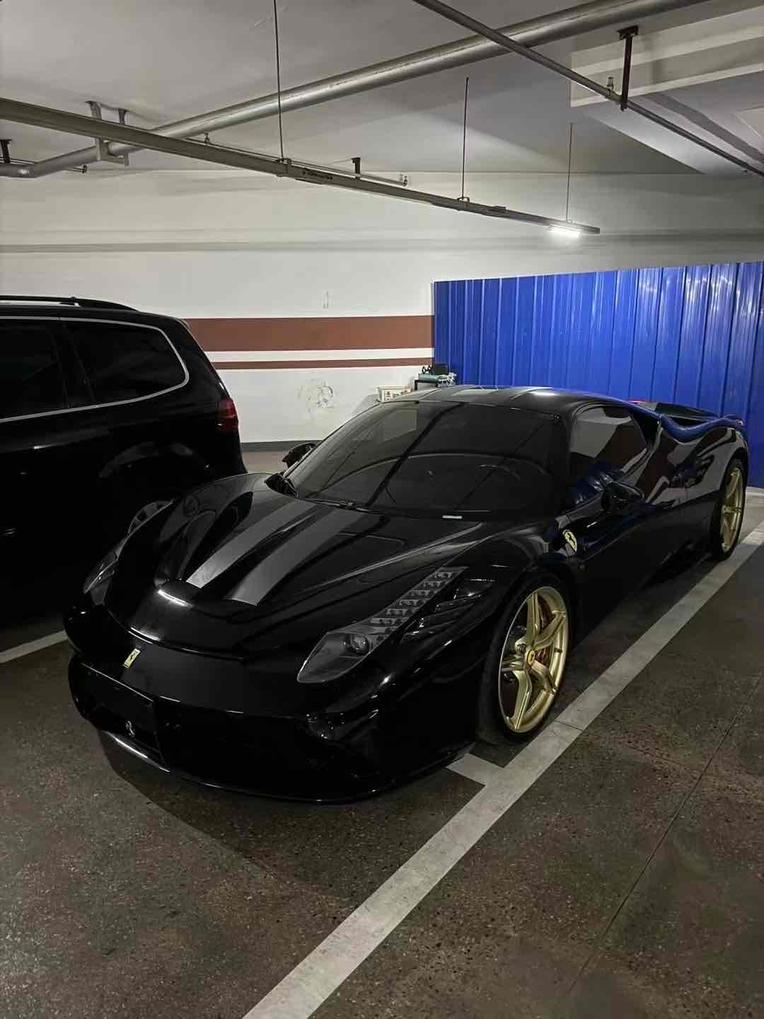 Ferrari Ferrari 458 в цвете и кузовом – это идеальный выбор среди китайских автомобилей. Доступная цена и надежность гарантированы.