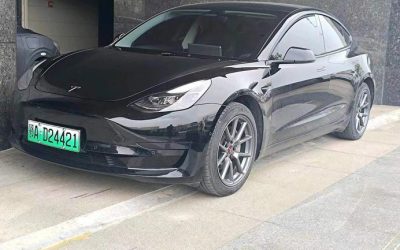 Tesla Tesla Model 3 в цвете и кузовом – это идеальный выбор среди китайских автомобилей. Доступная цена и надежность гарантированы.