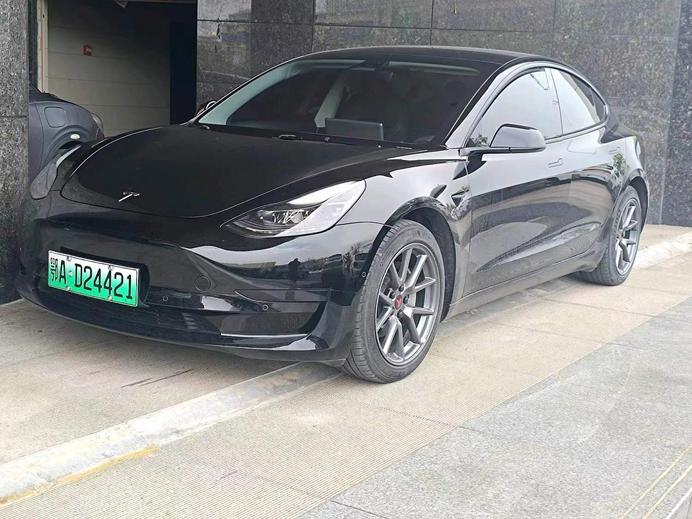 Tesla Tesla Model 3 в цвете и кузовом – это идеальный выбор среди китайских автомобилей. Доступная цена и надежность гарантированы.