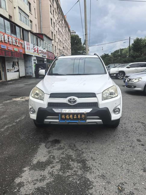 Toyota Toyota Rav4 в цвете и кузовом – это идеальный выбор среди китайских автомобилей. Доступная цена и надежность гарантированы.