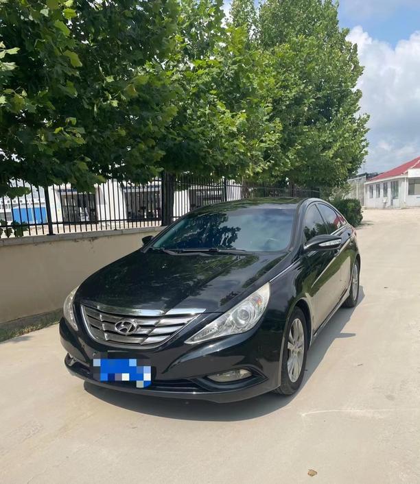 Hyundai Hyundai Sonata в цвете и кузовом – это идеальный выбор среди китайских автомобилей. Доступная цена и надежность гарантированы.