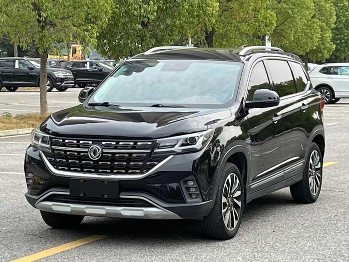 Dongfeng Forthing Dongfeng Forthing Jingyi X5 в цвете и кузовом – это идеальный выбор среди китайских автомобилей. Доступная цена и надежность гарантированы.
