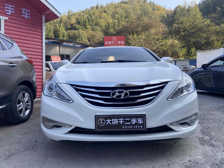 Hyundai Hyundai Sonata в цвете и кузовом – это идеальный выбор среди китайских автомобилей. Доступная цена и надежность гарантированы.