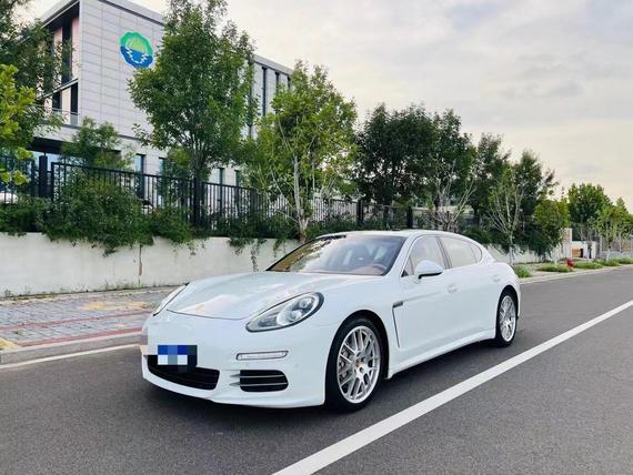 Porsche Porsche Panamera в цвете и кузовом – это идеальный выбор среди китайских автомобилей. Доступная цена и надежность гарантированы.