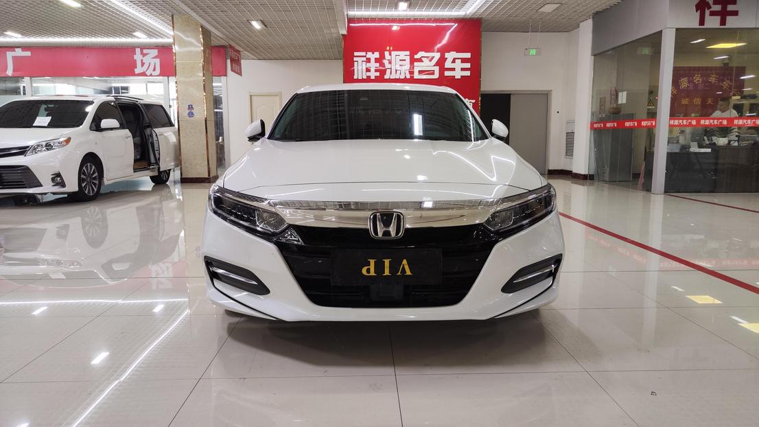 Honda Honda Accord в цвете и кузовом – это идеальный выбор среди китайских автомобилей. Доступная цена и надежность гарантированы.