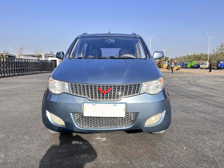 WuLing Wuling Hongguang в цвете и кузовом – это идеальный выбор среди китайских автомобилей. Доступная цена и надежность гарантированы.