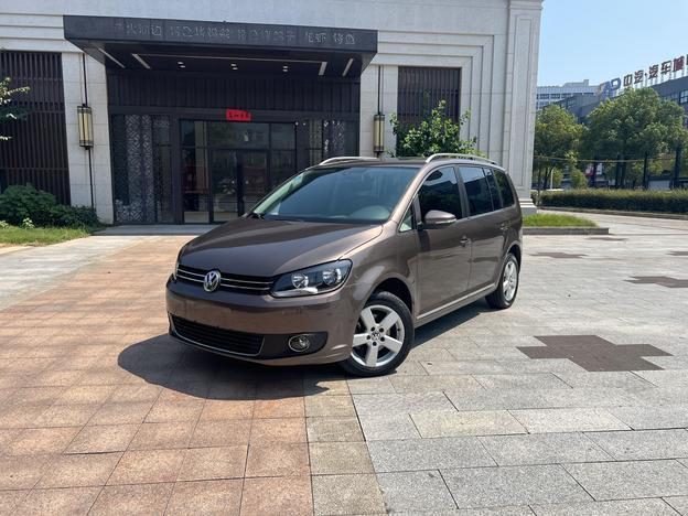 Volkswagen Volkswagen Touran в цвете и кузовом – это идеальный выбор среди китайских автомобилей. Доступная цена и надежность гарантированы.