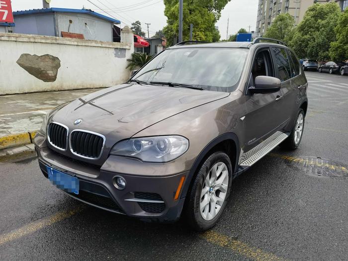 BMW BMW X5 в цвете и кузовом – это идеальный выбор среди китайских автомобилей. Доступная цена и надежность гарантированы.
