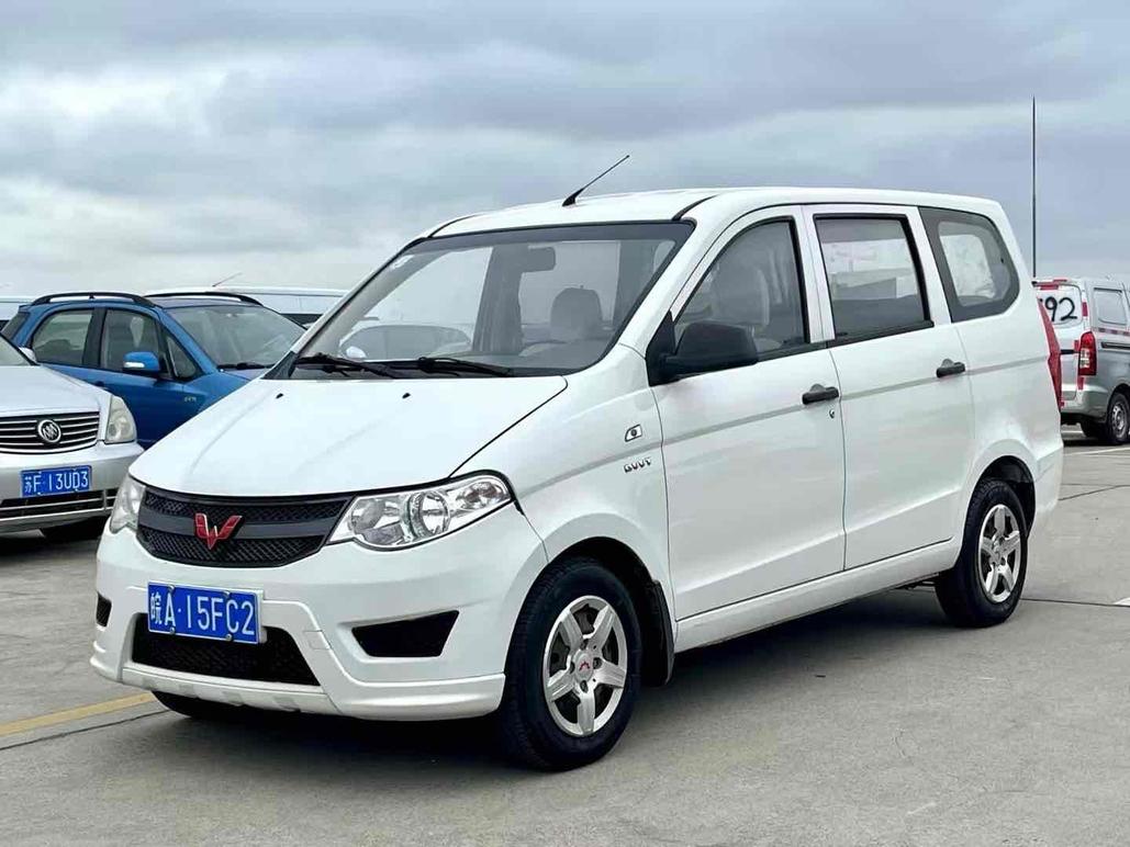 WuLing Wuling Hongguang в цвете и кузовом – это идеальный выбор среди китайских автомобилей. Доступная цена и надежность гарантированы.