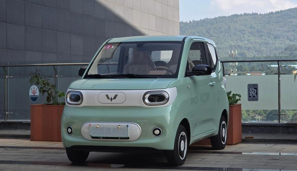 WuLing Wuling Hongguang MINI EV в цвете и кузовом – это идеальный выбор среди китайских автомобилей. Доступная цена и надежность гарантированы.