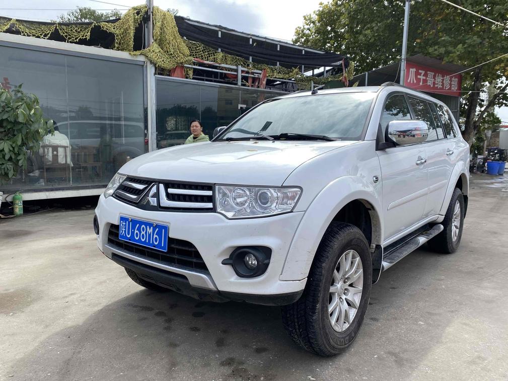 Mitsubishi Mitsubishi Pajero Sport в цвете и кузовом – это идеальный выбор среди китайских автомобилей. Доступная цена и надежность гарантированы.