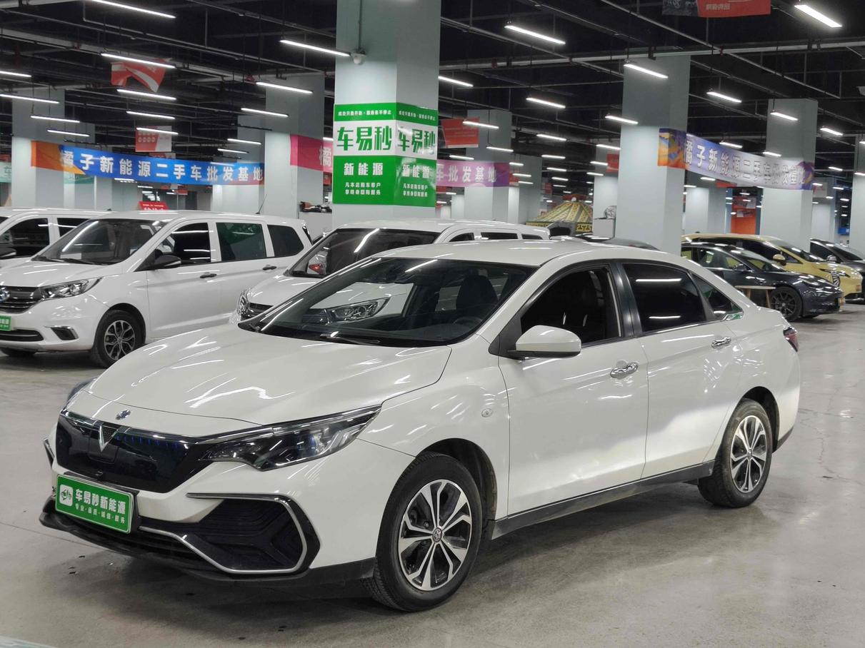 Venucia Venucia D60 EV в цвете и кузовом – это идеальный выбор среди китайских автомобилей. Доступная цена и надежность гарантированы.