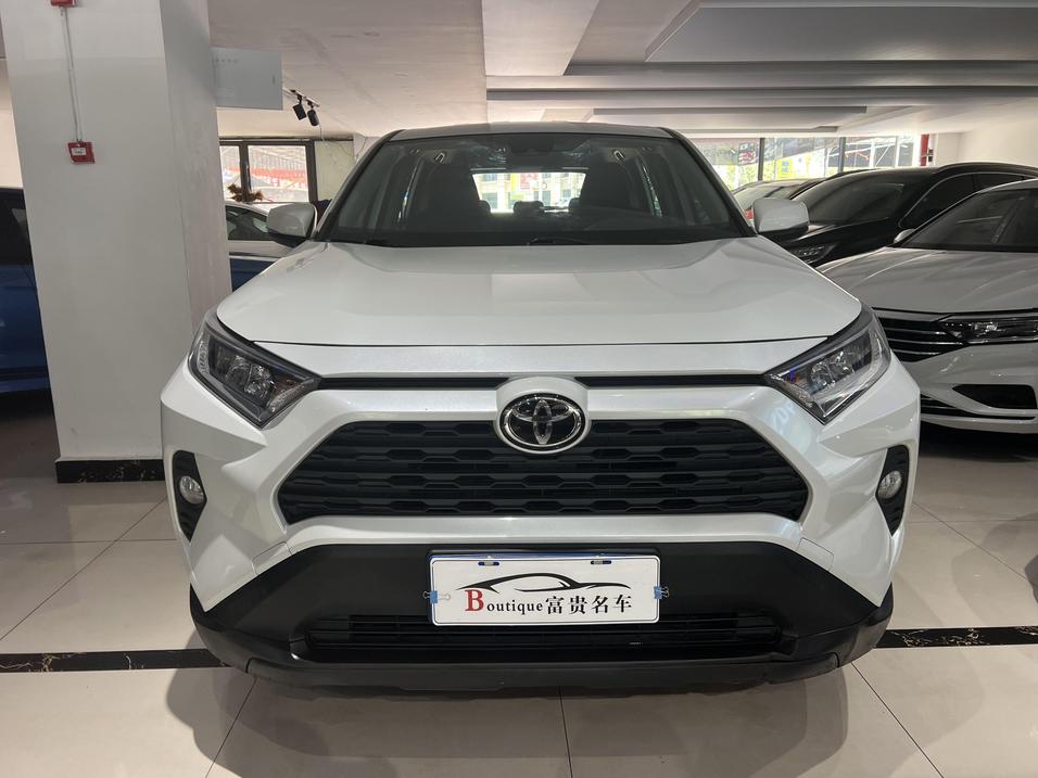 Toyota Toyota Rav4 в цвете и кузовом – это идеальный выбор среди китайских автомобилей. Доступная цена и надежность гарантированы.