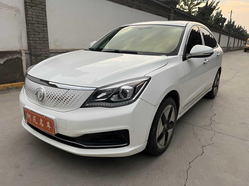 Dongfeng Aeolus Dongfeng Aeolus E70 в цвете и кузовом – это идеальный выбор среди китайских автомобилей. Доступная цена и надежность гарантированы.