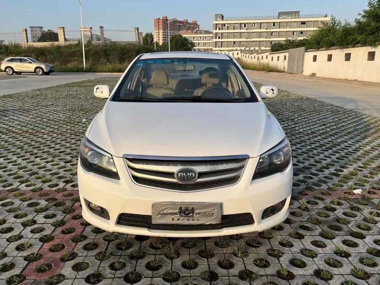 BYD BYD L3 в цвете и кузовом – это идеальный выбор среди китайских автомобилей. Доступная цена и надежность гарантированы.