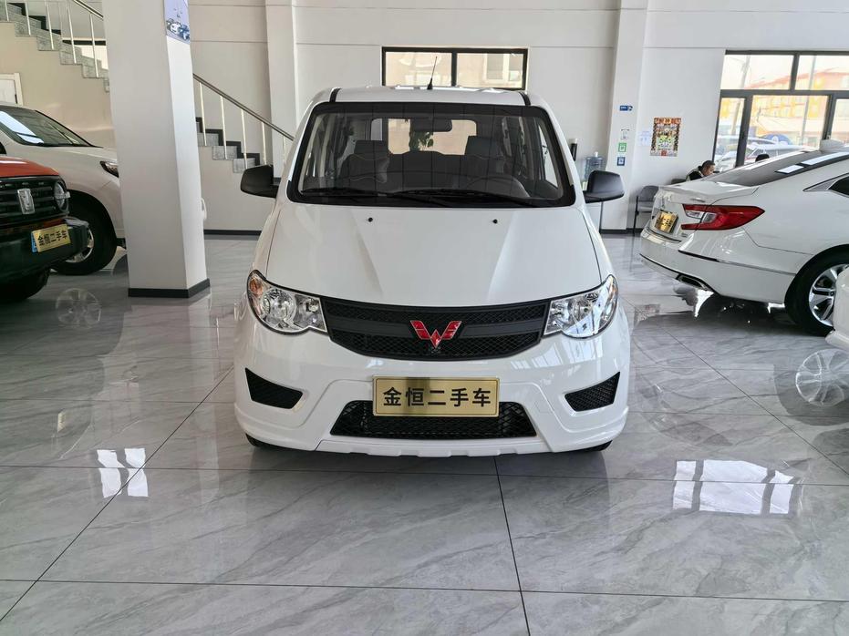 WuLing Wuling Hongguang в цвете и кузовом – это идеальный выбор среди китайских автомобилей. Доступная цена и надежность гарантированы.