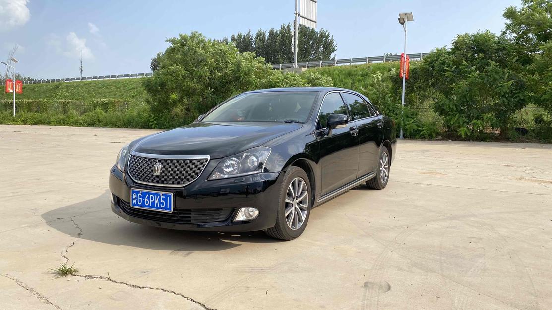 Toyota Toyota Crown в цвете и кузовом – это идеальный выбор среди китайских автомобилей. Доступная цена и надежность гарантированы.