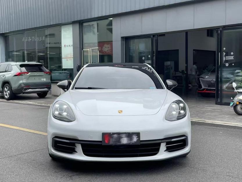 Porsche Porsche Panamera в цвете и кузовом – это идеальный выбор среди китайских автомобилей. Доступная цена и надежность гарантированы.