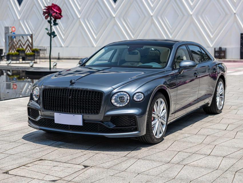 Bentley Bentley Flying Spur в цвете и кузовом – это идеальный выбор среди китайских автомобилей. Доступная цена и надежность гарантированы.