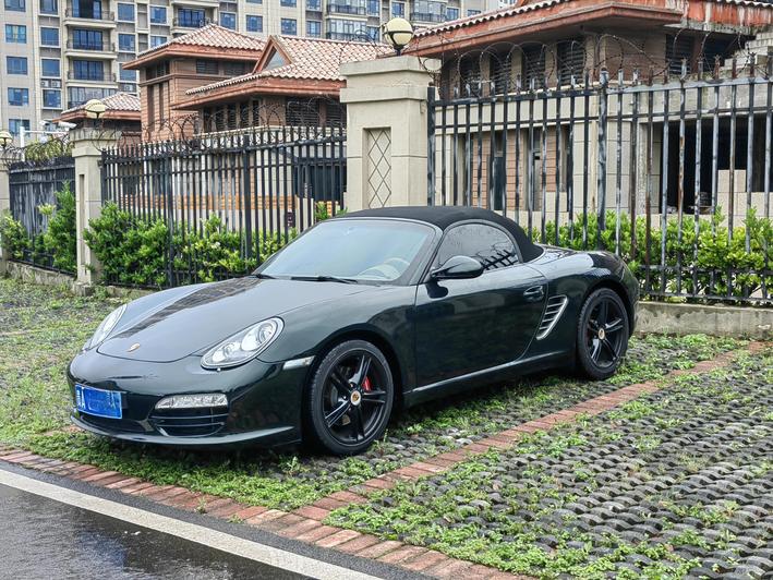 Porsche Porsche Boxster в цвете и кузовом – это идеальный выбор среди китайских автомобилей. Доступная цена и надежность гарантированы.