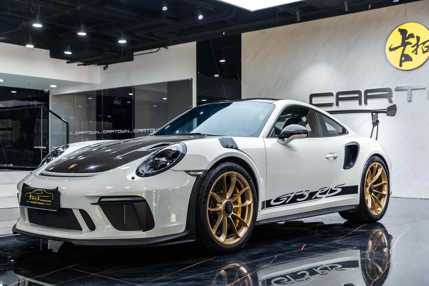 Porsche Porsche 911 в цвете и кузовом – это идеальный выбор среди китайских автомобилей. Доступная цена и надежность гарантированы.