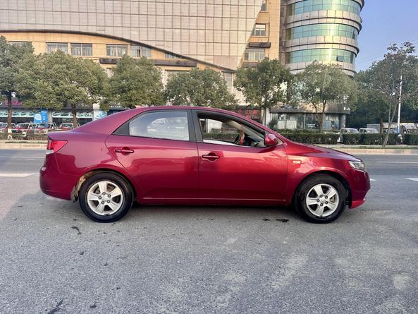 Kia Kia Forte в цвете и кузовом – это идеальный выбор среди китайских автомобилей. Доступная цена и надежность гарантированы.