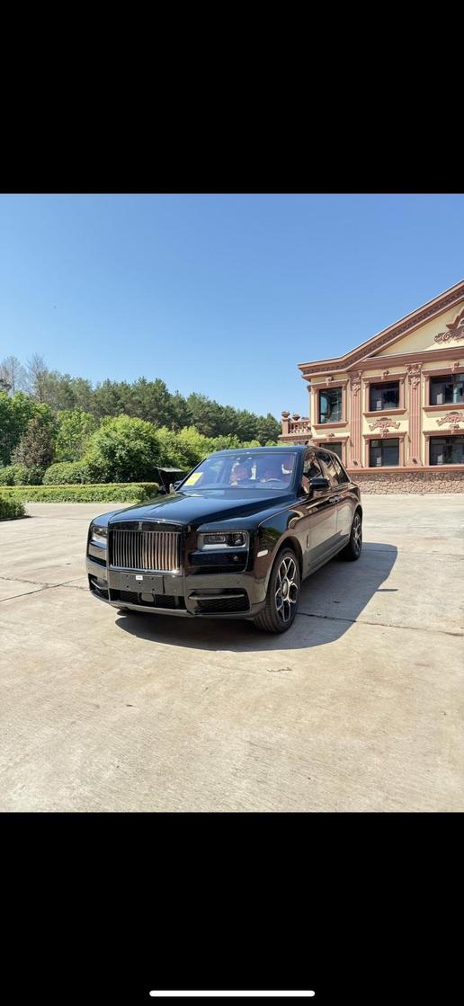 Rolls-Royce Rolls-Royce Cullinan в цвете и кузовом – это идеальный выбор среди китайских автомобилей. Доступная цена и надежность гарантированы.