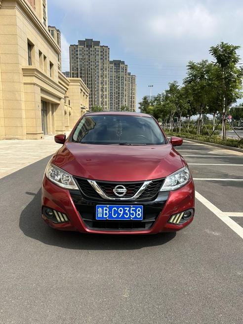 Nissan Nissan Tiida в цвете и кузовом – это идеальный выбор среди китайских автомобилей. Доступная цена и надежность гарантированы.