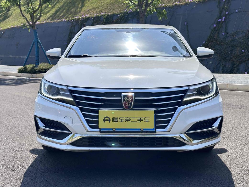 Roewe Roewe i6 в цвете и кузовом – это идеальный выбор среди китайских автомобилей. Доступная цена и надежность гарантированы.