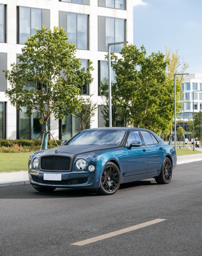 Bentley Bentley Mulsanne в цвете и кузовом – это идеальный выбор среди китайских автомобилей. Доступная цена и надежность гарантированы.