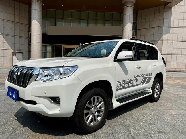 Toyota Toyota Prado в цвете и кузовом – это идеальный выбор среди китайских автомобилей. Доступная цена и надежность гарантированы.