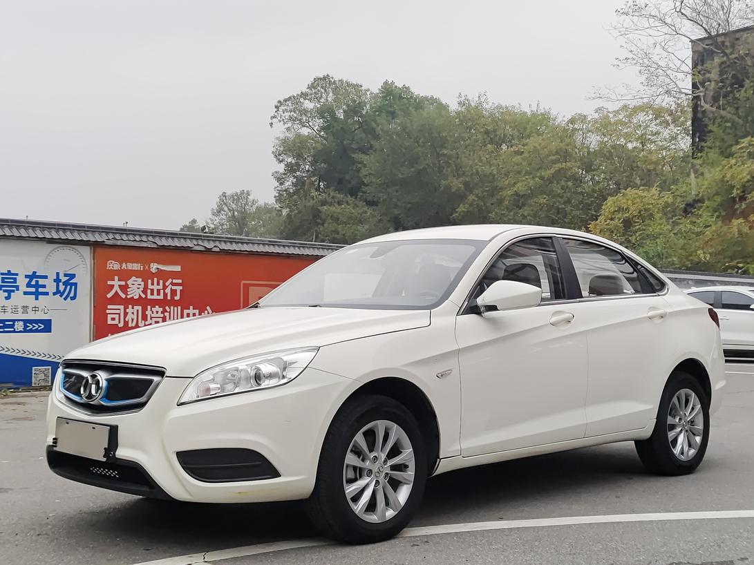 BAIC BJEV BAIC EV EU в цвете и кузовом – это идеальный выбор среди китайских автомобилей. Доступная цена и надежность гарантированы.