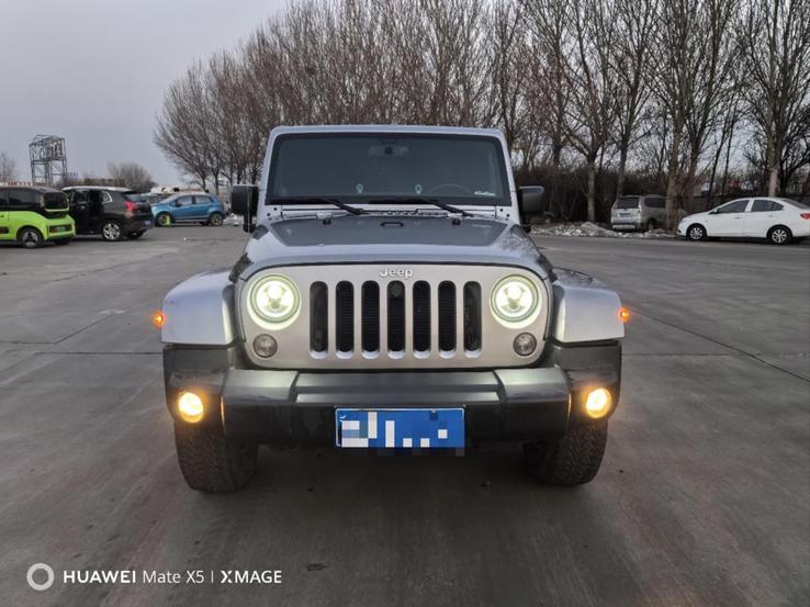 Jeep Jeep Wrangler в цвете и кузовом – это идеальный выбор среди китайских автомобилей. Доступная цена и надежность гарантированы.