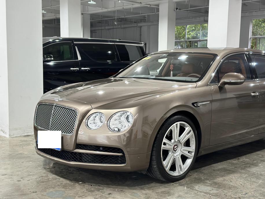 Bentley Bentley Flying Spur в цвете и кузовом – это идеальный выбор среди китайских автомобилей. Доступная цена и надежность гарантированы.