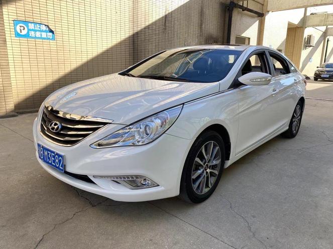 Hyundai Hyundai Sonata в цвете и кузовом – это идеальный выбор среди китайских автомобилей. Доступная цена и надежность гарантированы.
