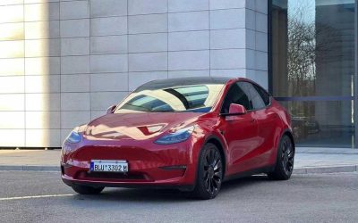 Tesla Tesla Model 3 в цвете и кузовом – это идеальный выбор среди китайских автомобилей. Доступная цена и надежность гарантированы.