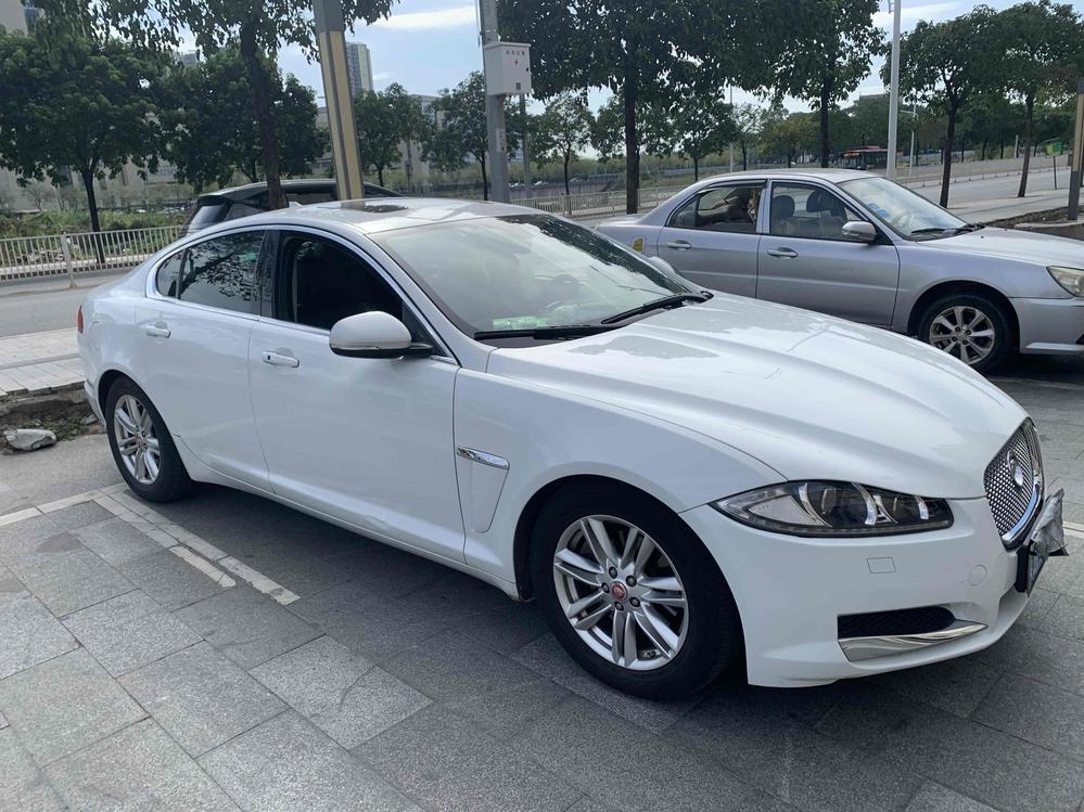 Jaguar Jaguar XF в цвете и кузовом – это идеальный выбор среди китайских автомобилей. Доступная цена и надежность гарантированы.