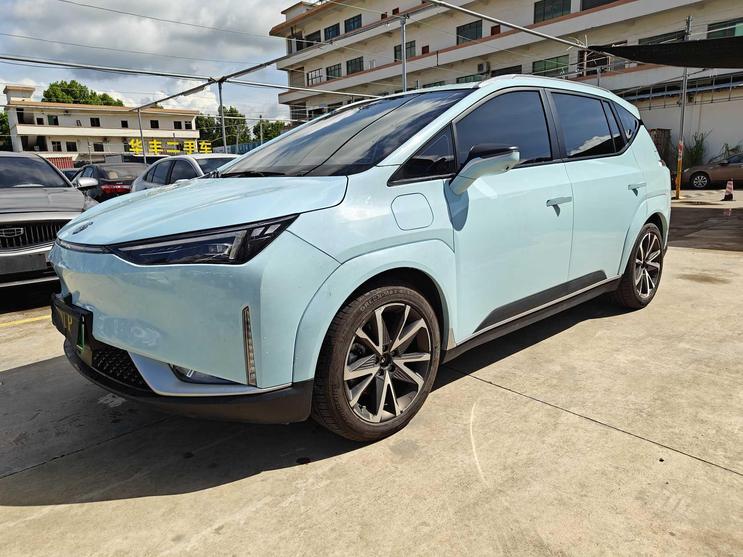 Hycan Hycan Z03 в цвете и кузовом – это идеальный выбор среди китайских автомобилей. Доступная цена и надежность гарантированы.