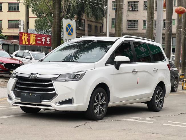JAC Refine JAC Refine M3 в цвете и кузовом – это идеальный выбор среди китайских автомобилей. Доступная цена и надежность гарантированы.