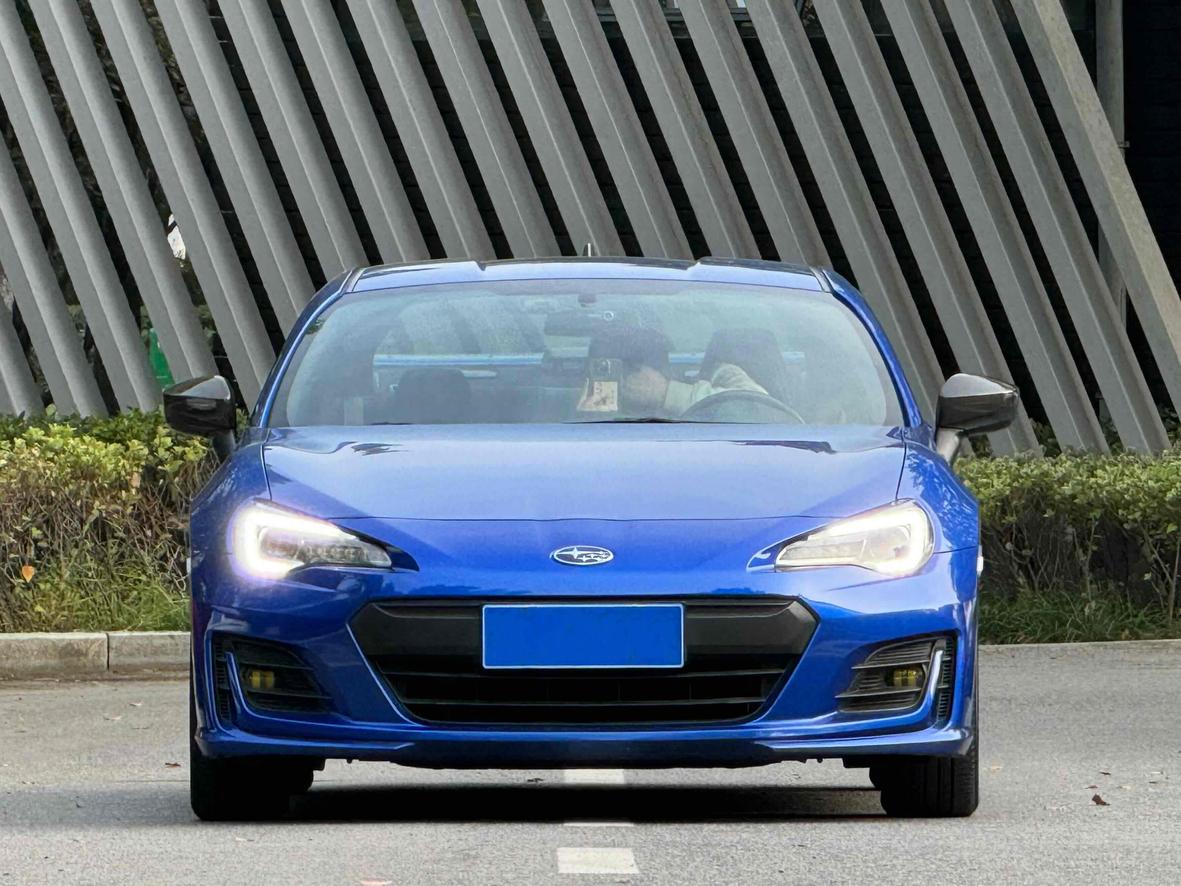 Subaru Subaru BRZ в цвете и кузовом – это идеальный выбор среди китайских автомобилей. Доступная цена и надежность гарантированы.