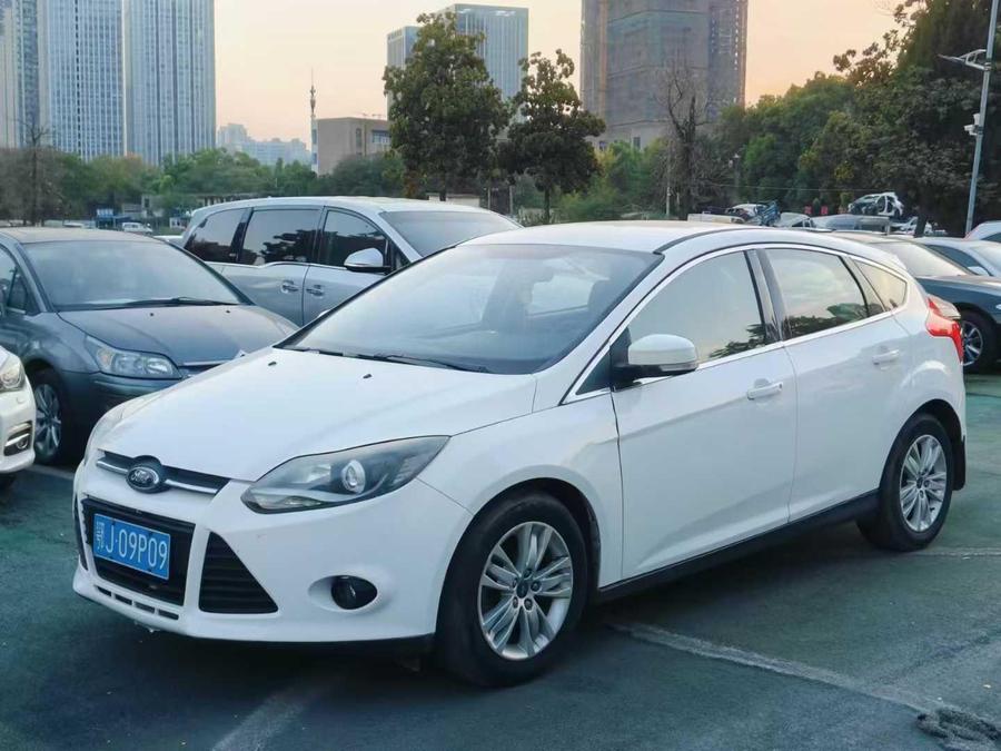 Ford Ford Focus в цвете и кузовом – это идеальный выбор среди китайских автомобилей. Доступная цена и надежность гарантированы.