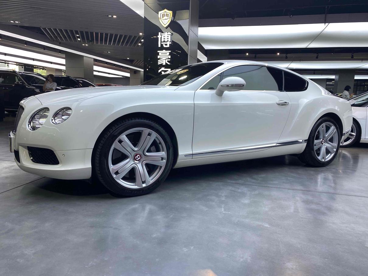 Bentley Bentley Continental в цвете и кузовом – это идеальный выбор среди китайских автомобилей. Доступная цена и надежность гарантированы.