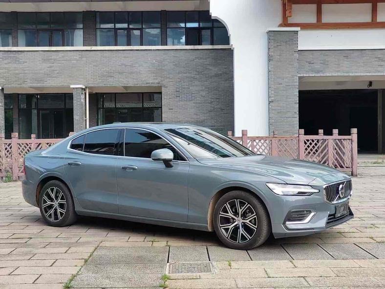 Volvo Volvo S60 в цвете и кузовом – это идеальный выбор среди китайских автомобилей. Доступная цена и надежность гарантированы.