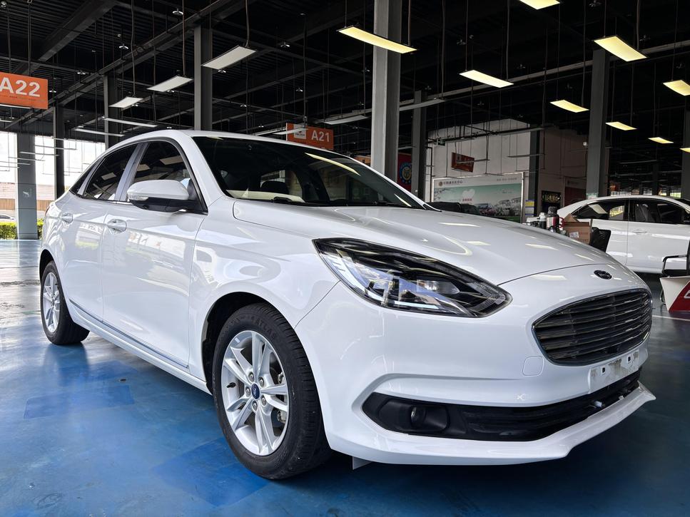 Ford Ford Escort в цвете и кузовом – это идеальный выбор среди китайских автомобилей. Доступная цена и надежность гарантированы.