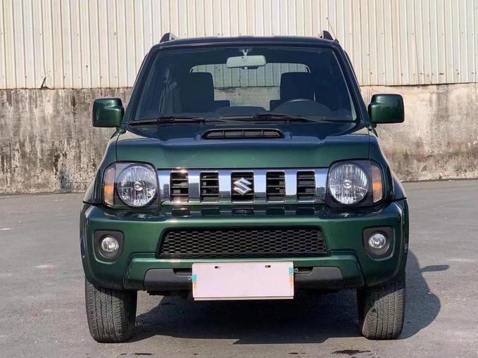 Suzuki Suzuki Jimny в цвете и кузовом – это идеальный выбор среди китайских автомобилей. Доступная цена и надежность гарантированы.