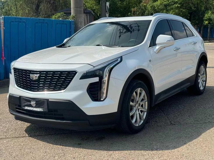 Cadillac Cadillac XT4 в цвете и кузовом – это идеальный выбор среди китайских автомобилей. Доступная цена и надежность гарантированы.