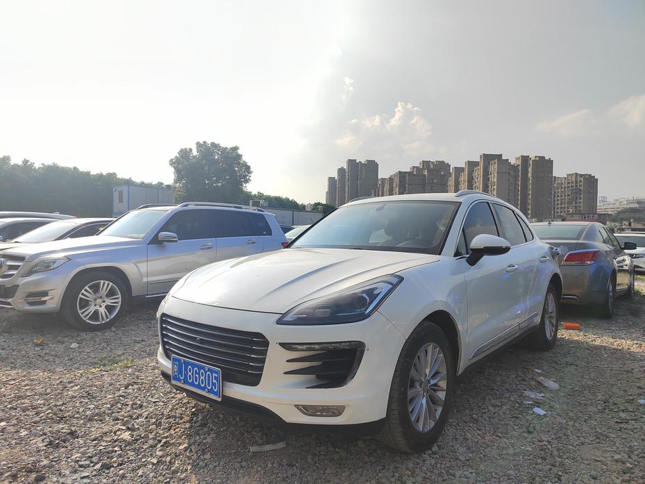 Zotye Zotye SR9 в цвете и кузовом – это идеальный выбор среди китайских автомобилей. Доступная цена и надежность гарантированы.